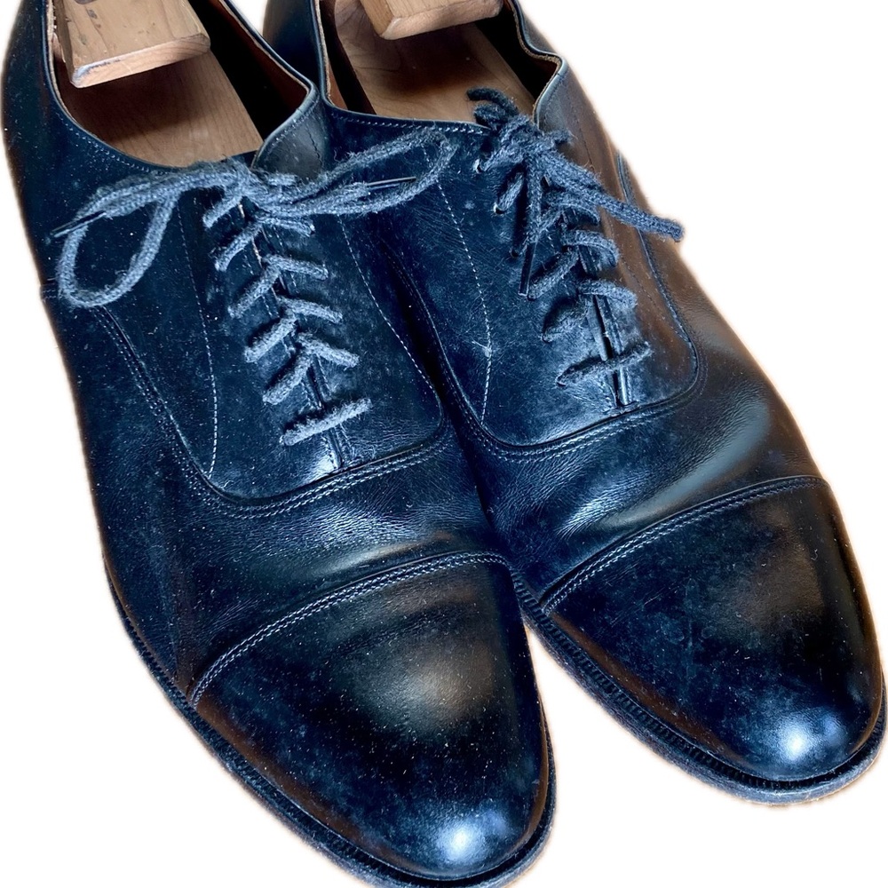 Dack’s Black Leather Oxford Dress Shoes with Cap-Toe Design